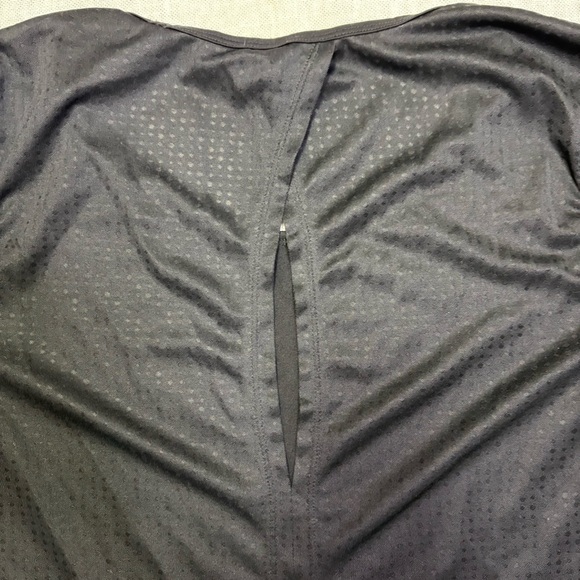 3/$30 Lole Women’s Large Black Flowy Workout Tee Keyhole Back Sheer Rear Shirt - Picture 9 of 11